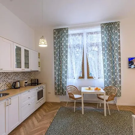 Interbelic Vibe Aparthotel